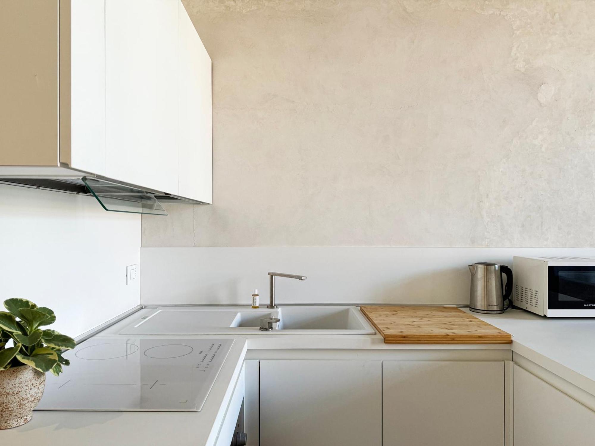Apartment Central Luxury ~ Jacuzzi + Patio A/c Venice